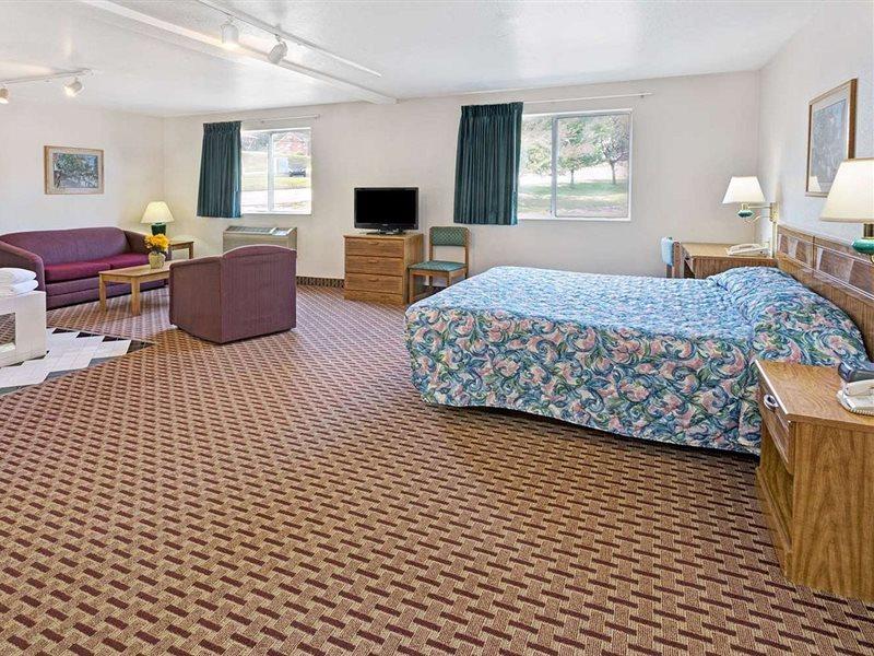 Super 8 By Wyndham Canonsburg/Pittsburgh Area Екстер'єр фото