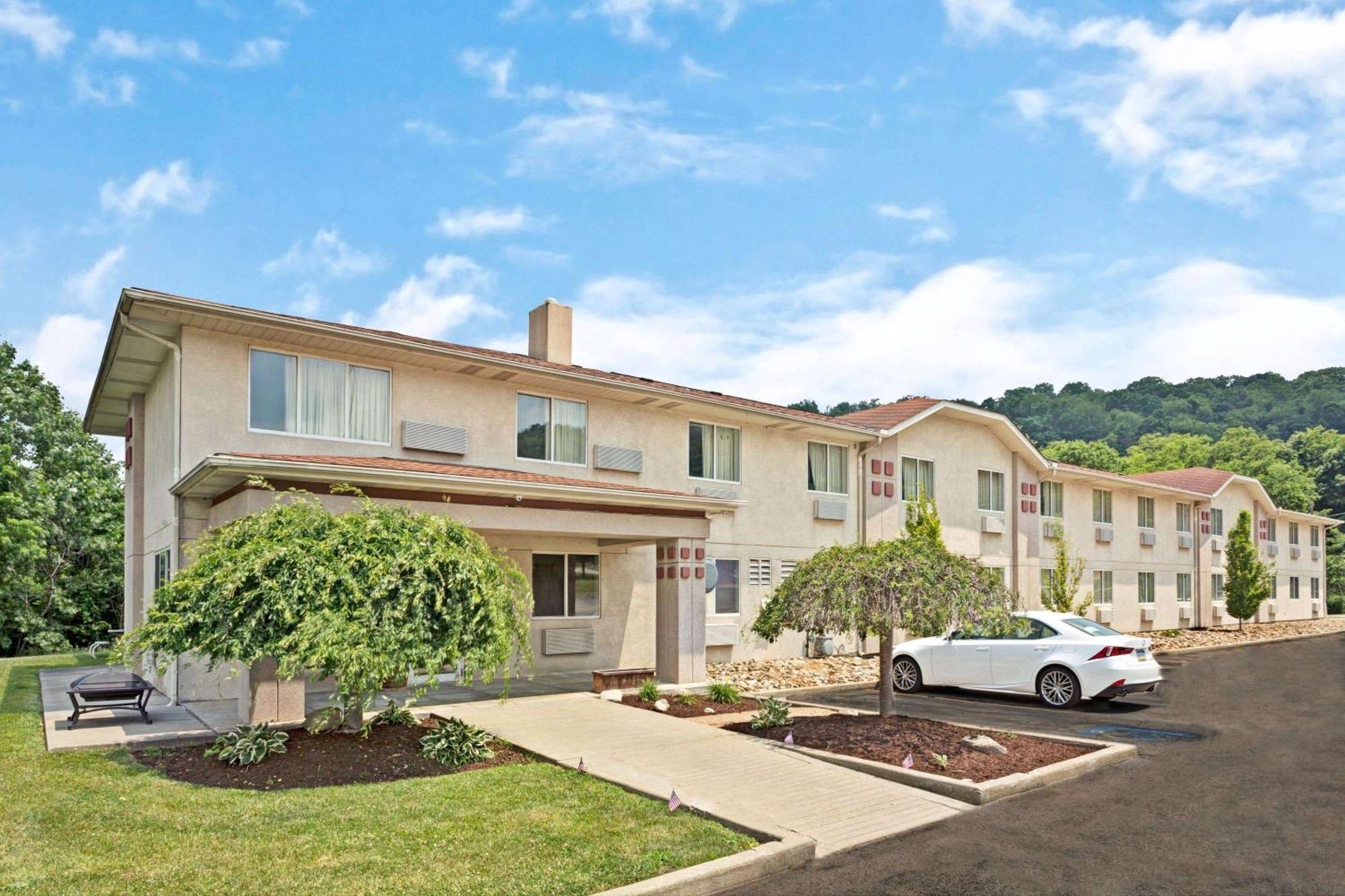 Super 8 By Wyndham Canonsburg/Pittsburgh Area Екстер'єр фото